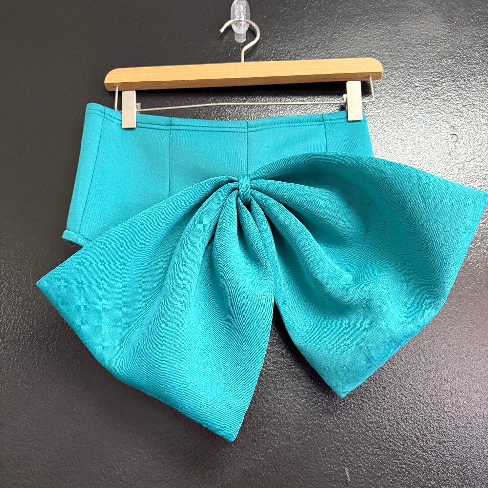 Strapless Bow Bustier Top. Size Medium.